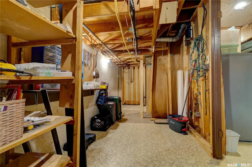 2314 Dewdney Avenue E Regina SK S4N 4E1