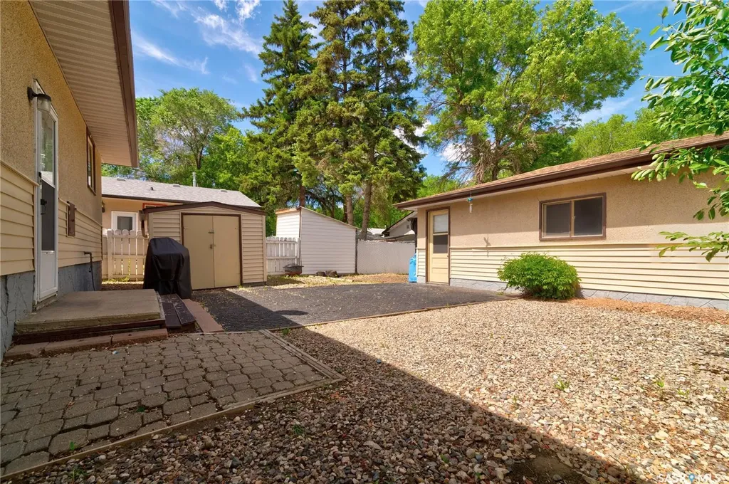2314 Dewdney Avenue E Regina SK S4N 4E1