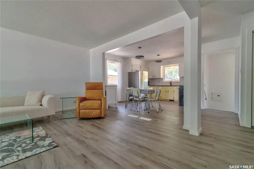 2314 Dewdney Avenue E Regina SK S4N 4E1
