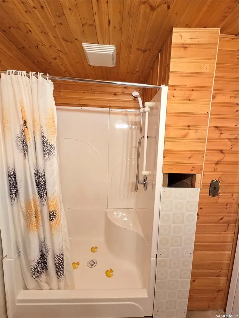 825 Lakeside Avenue White Bear Ir 70 SK S0C 0R0