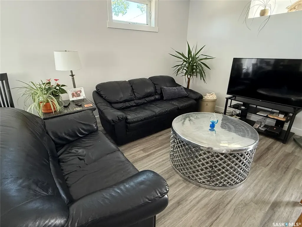 301 3rd Street S Weyburn SK S4H 2C5