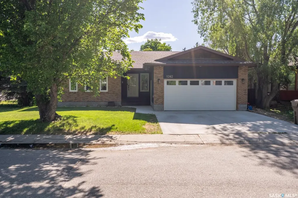 1262 James Crescent Regina SK S4M 6A5