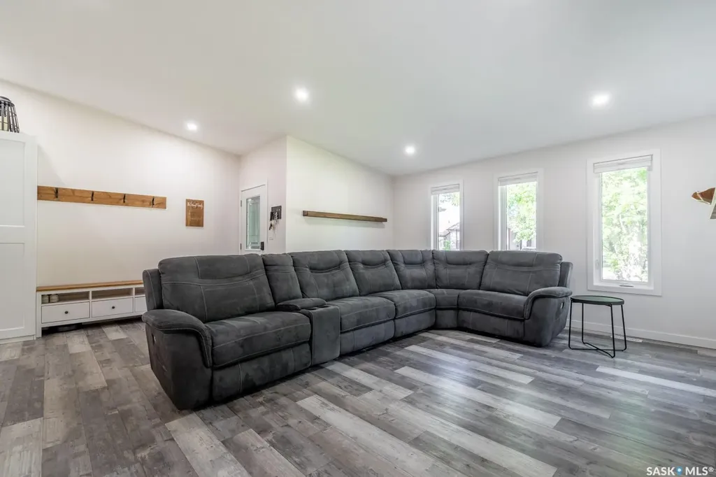 1262 James Crescent Regina SK S4M 6A5