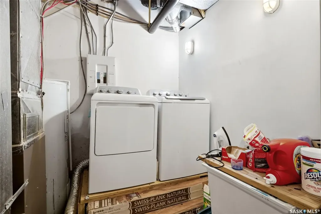 2128 Dewdney Avenue Regina SK S4R 1H2
