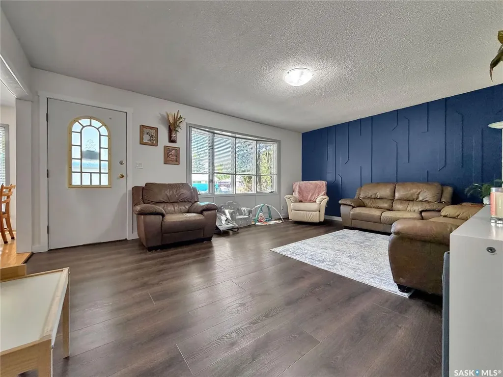 1114 Arcola Street Esterhazy SK S0A 0X0
