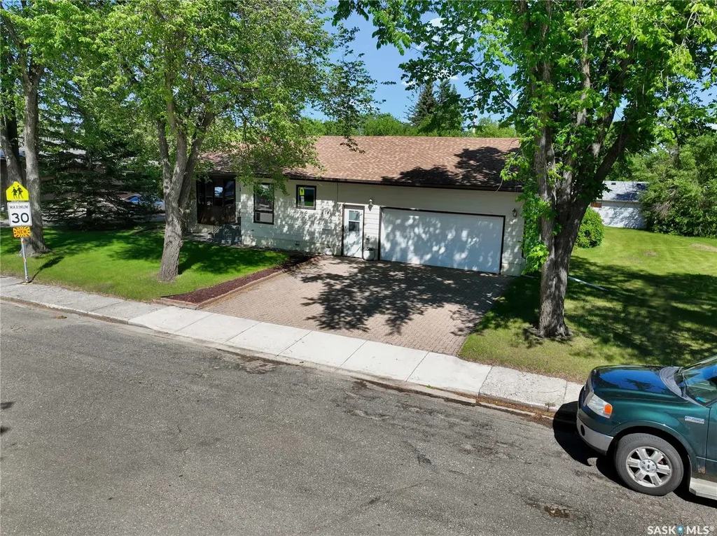 1114 Arcola Street Esterhazy SK S0A 0X0