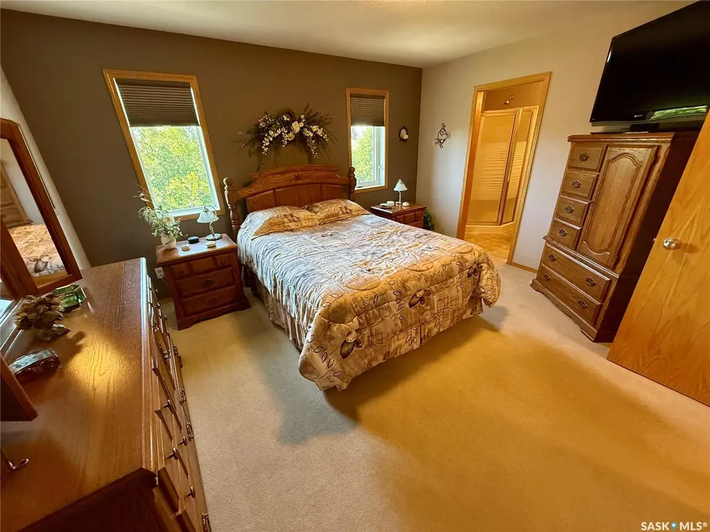 223 Mikkelson Drive Regina SK S4T 0A3