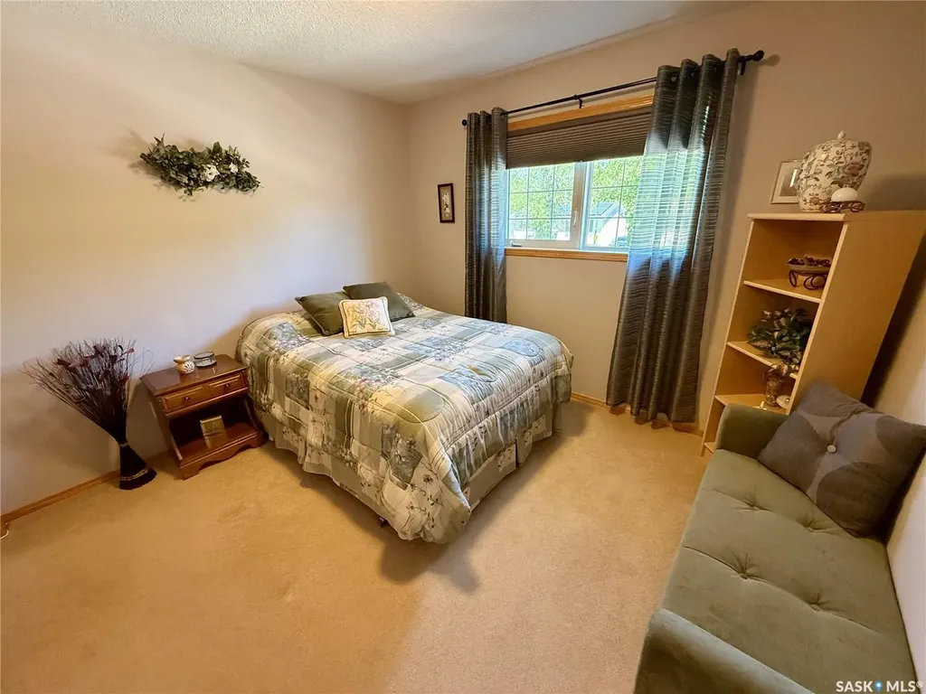 223 Mikkelson Drive Regina SK S4T 0A3