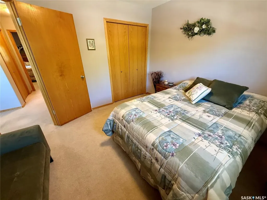 223 Mikkelson Drive Regina SK S4T 0A3