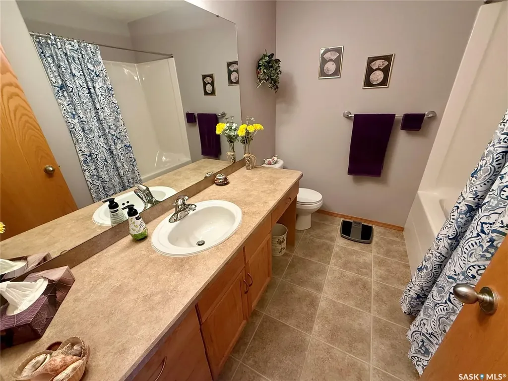 223 Mikkelson Drive Regina SK S4T 0A3