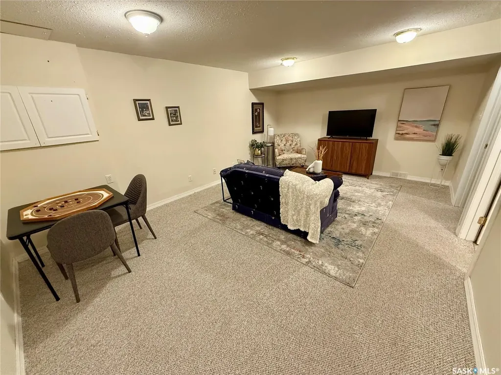 223 Mikkelson Drive Regina SK S4T 0A3
