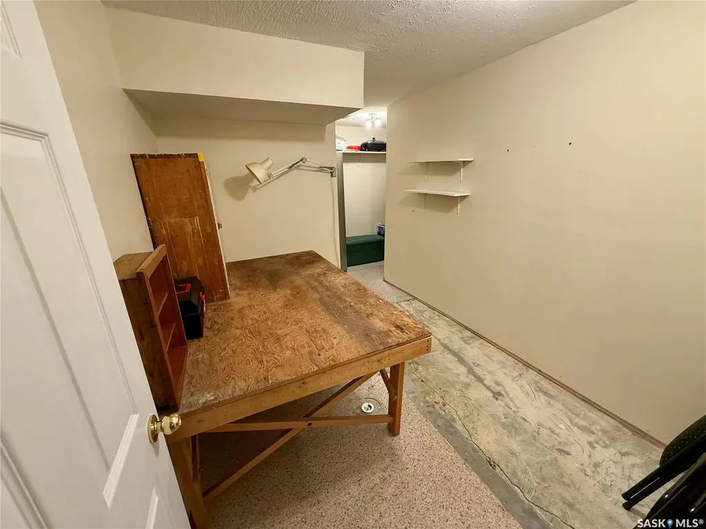 223 Mikkelson Drive Regina SK S4T 0A3