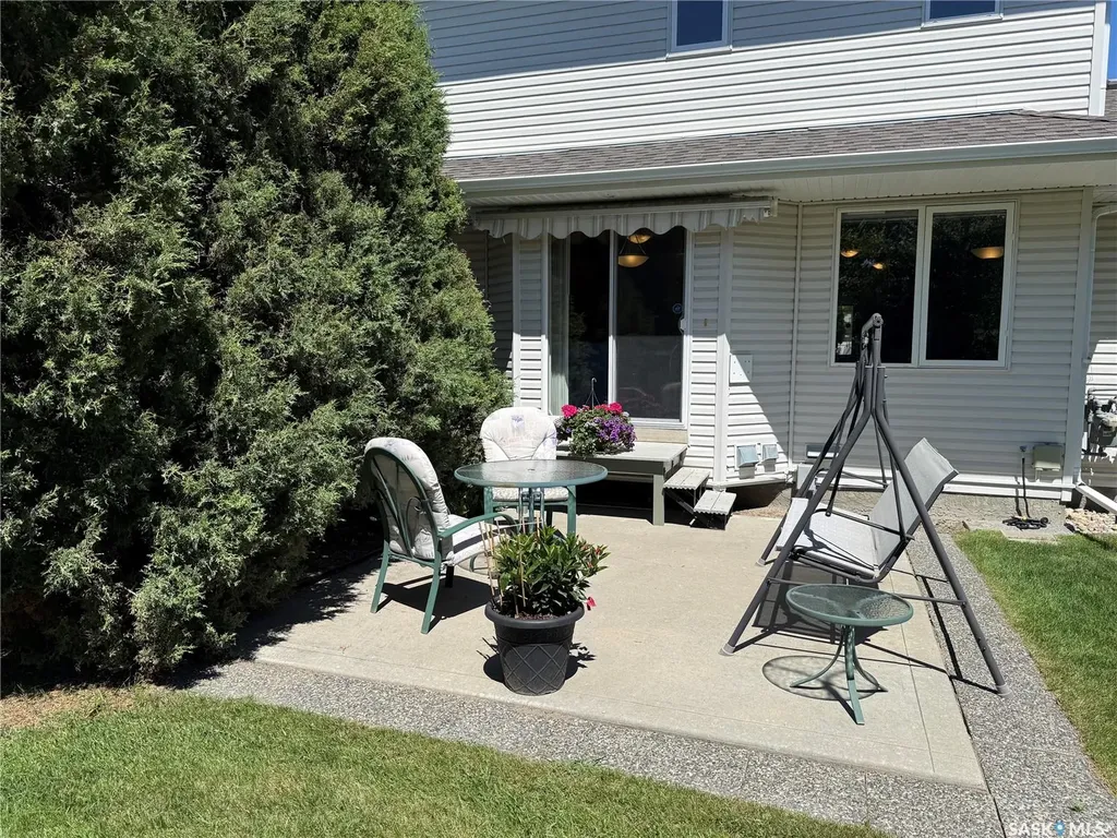 223 Mikkelson Drive Regina SK S4T 0A3