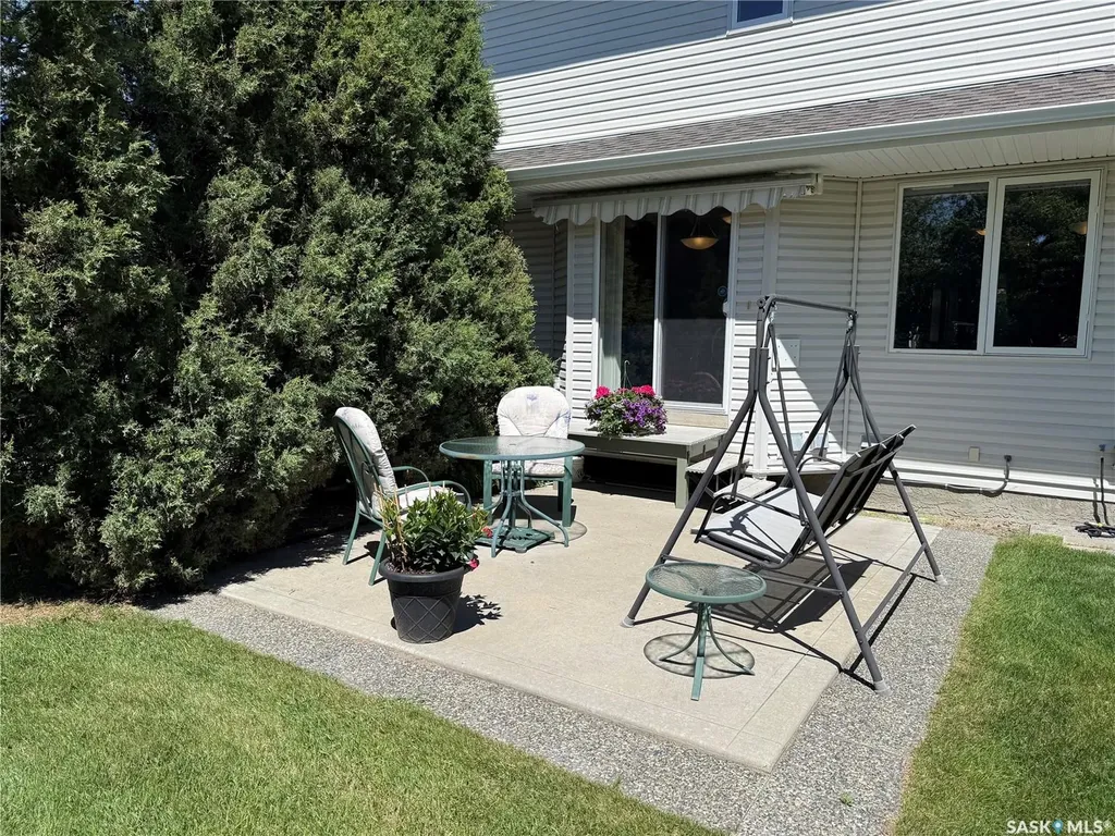 223 Mikkelson Drive Regina SK S4T 0A3
