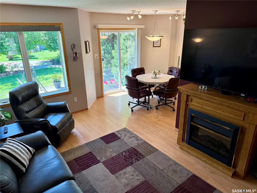 223 Mikkelson Drive Regina SK S4T 0A3