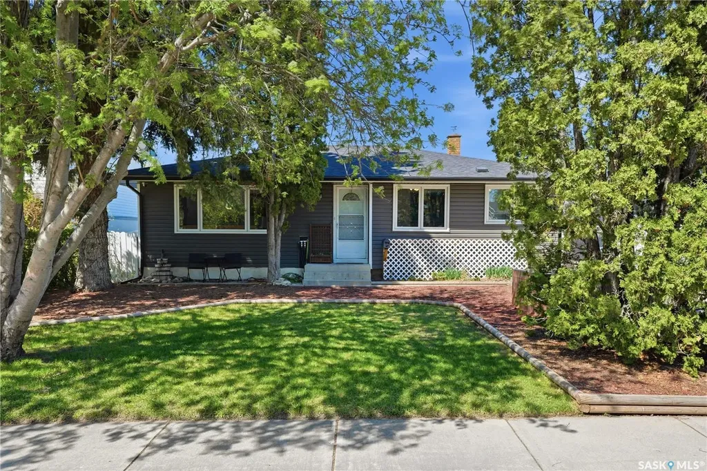 3322 Harrington Street Saskatoon SK S7H 3Y1