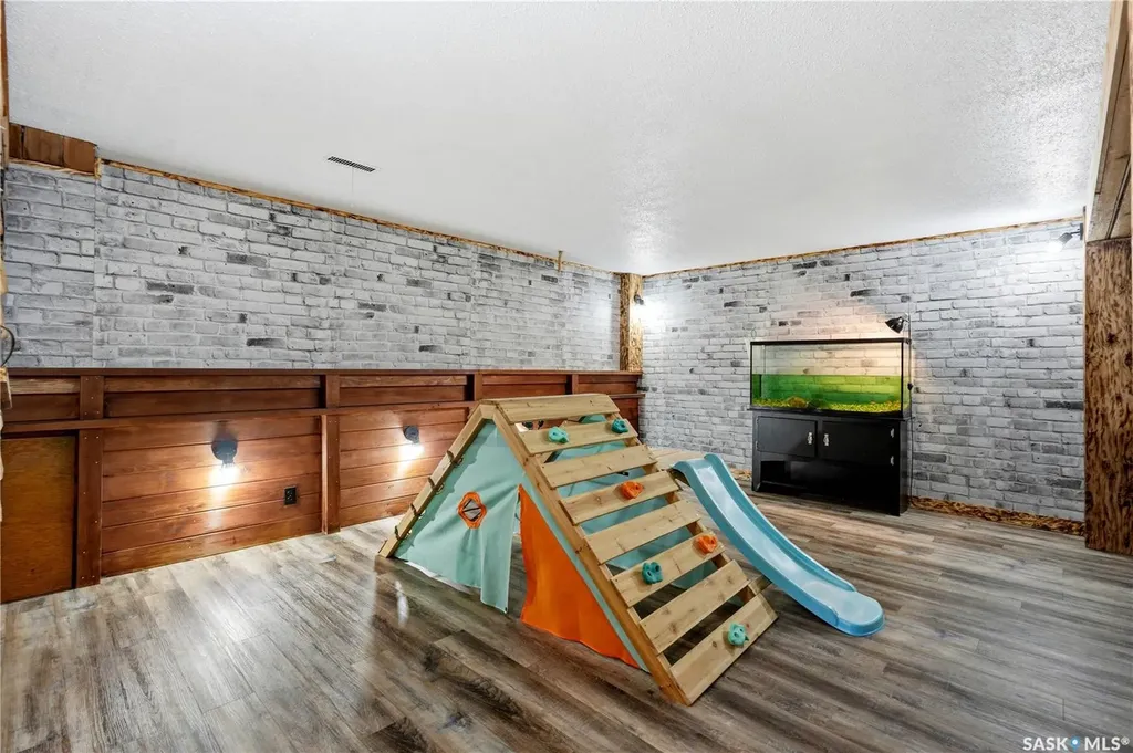 3322 Harrington Street Saskatoon SK S7H 3Y1