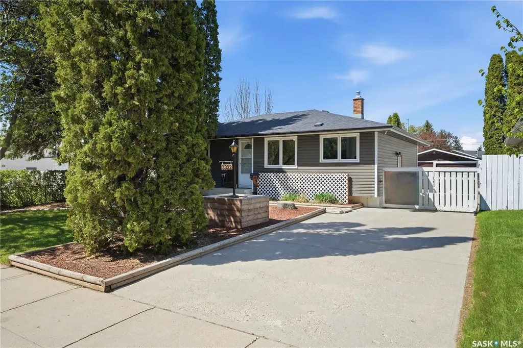 3322 Harrington Street Saskatoon SK S7H 3Y1
