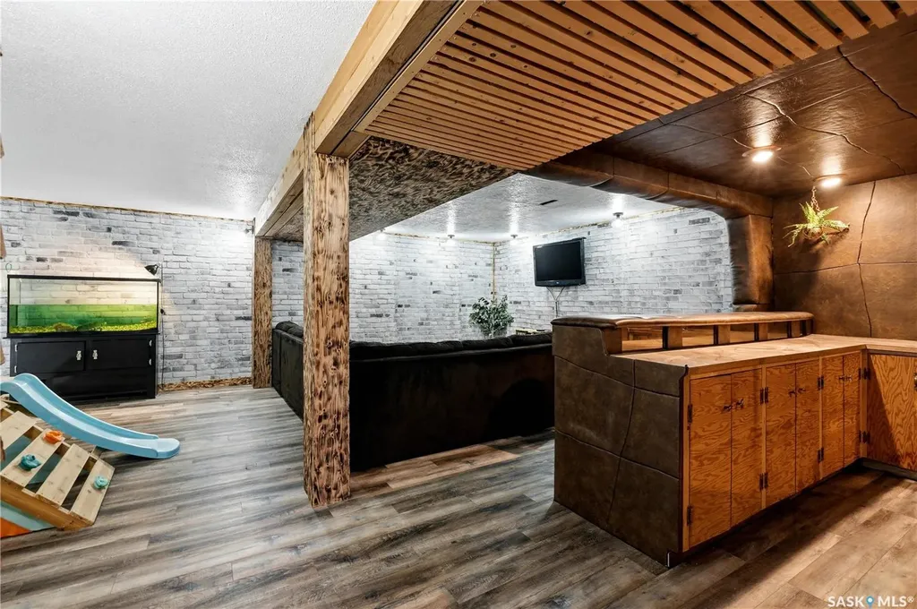 3322 Harrington Street Saskatoon SK S7H 3Y1