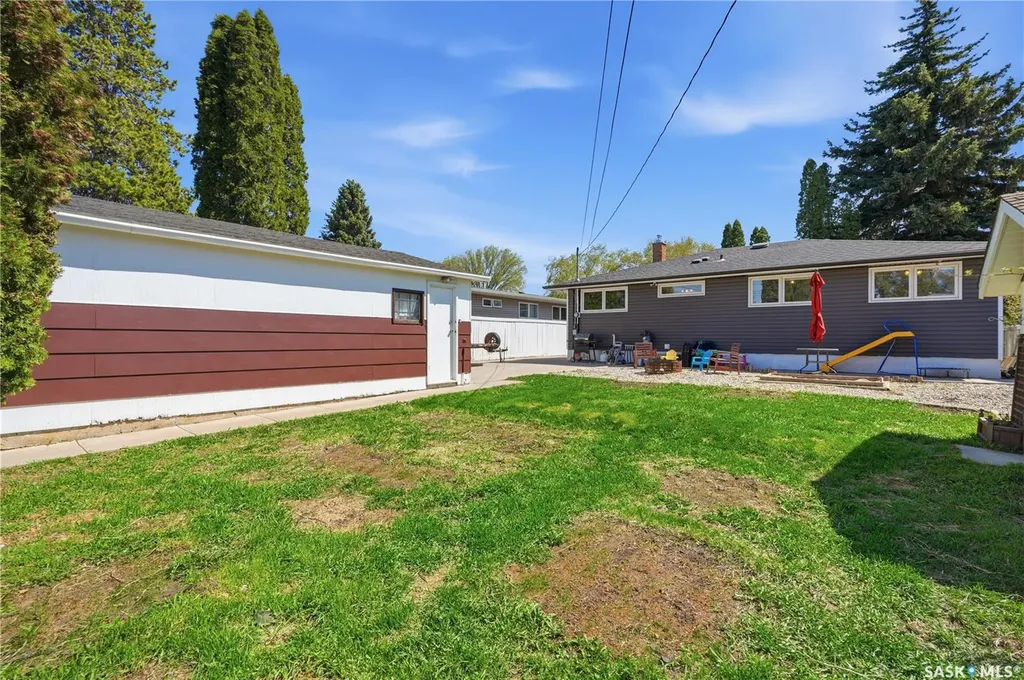 3322 Harrington Street Saskatoon SK S7H 3Y1