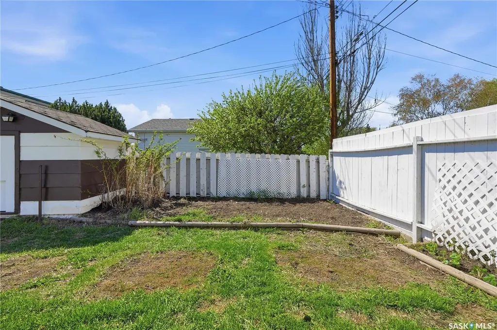 3322 Harrington Street Saskatoon SK S7H 3Y1
