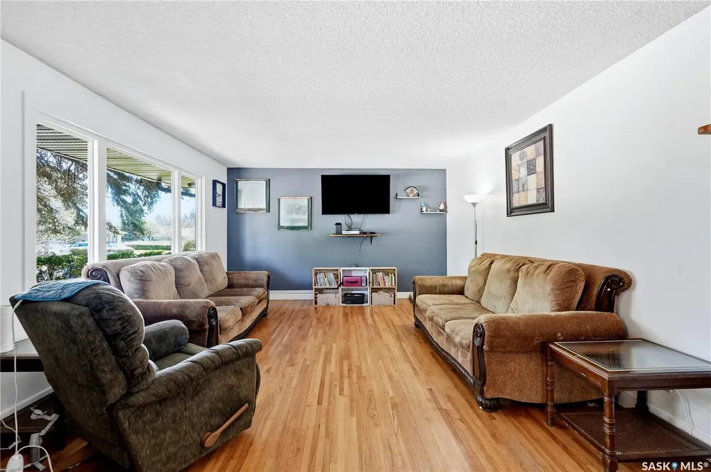 3322 Harrington Street Saskatoon SK S7H 3Y1