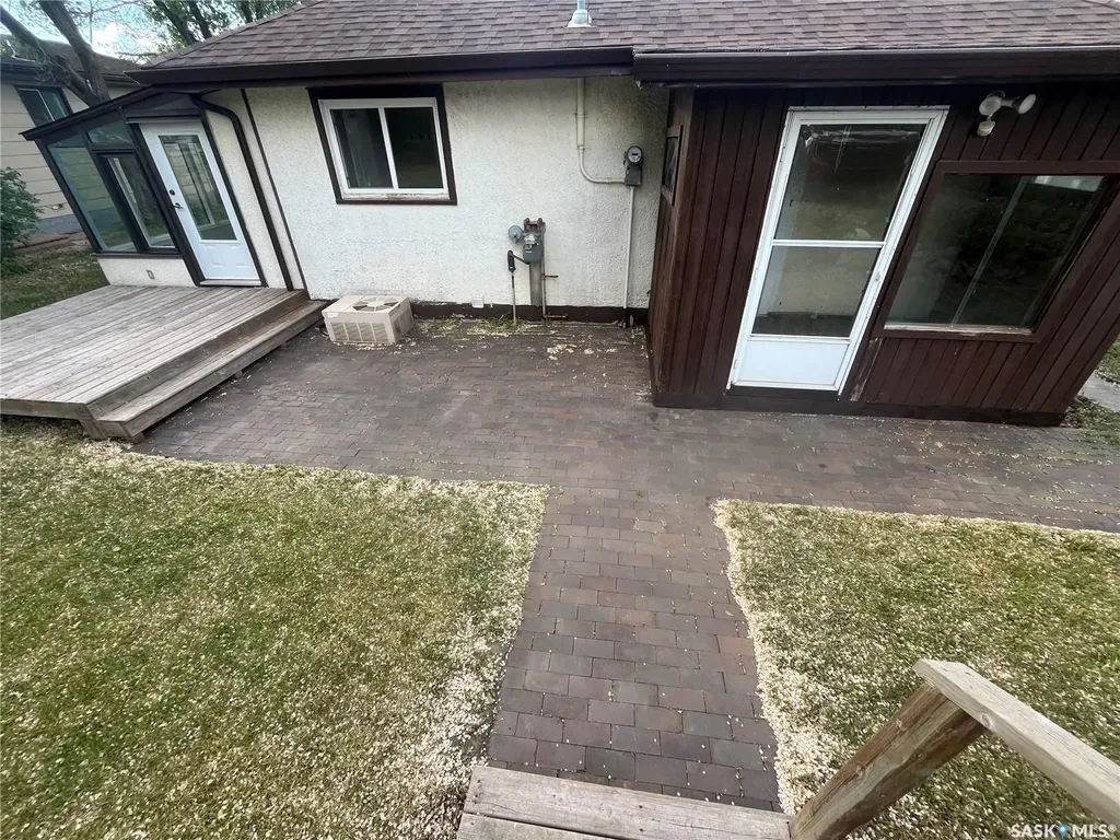 161 21st Street W Prince Albert SK S6V 4H8