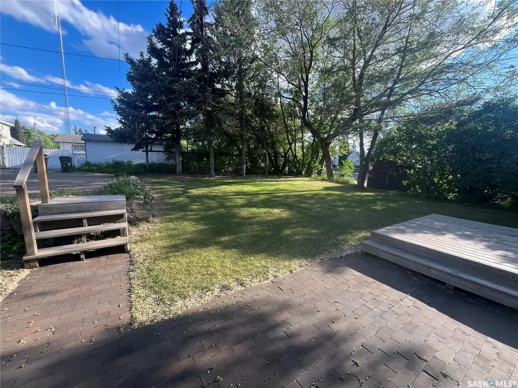161 21st Street W Prince Albert SK S6V 4H8