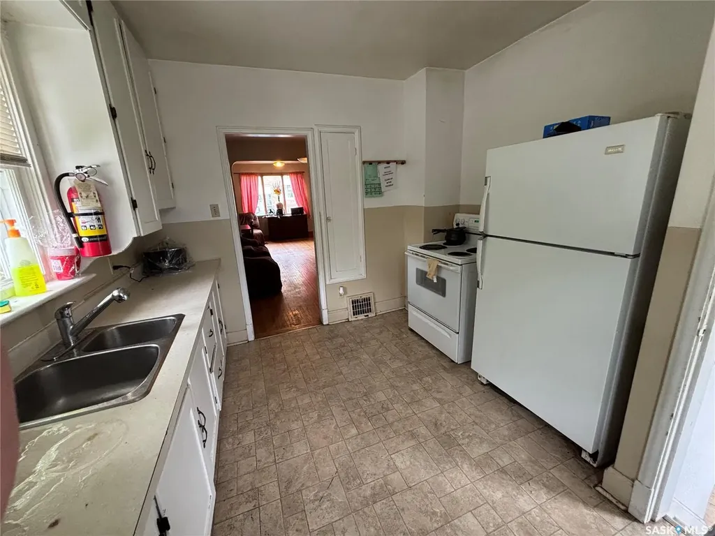 230 10th Street E Prince Albert SK S6V 0Y9