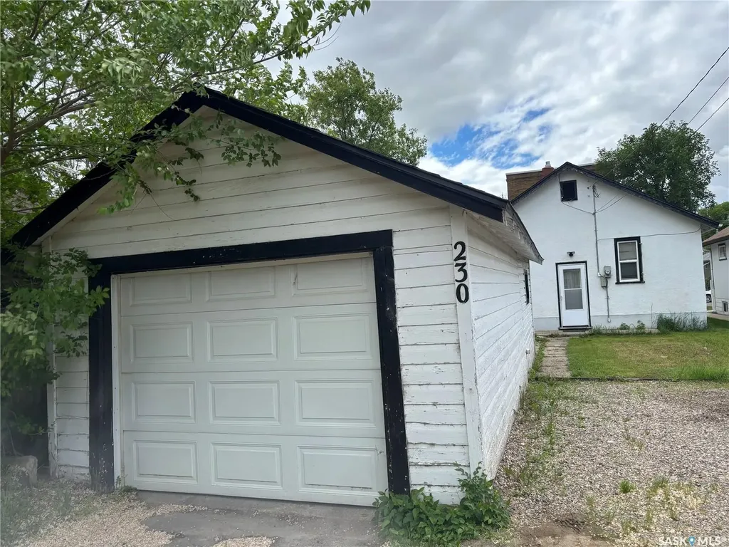 230 10th Street E Prince Albert SK S6V 0Y9