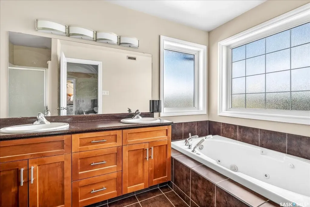 8338 Wascana Gardens Way Regina SK S4V 1E8