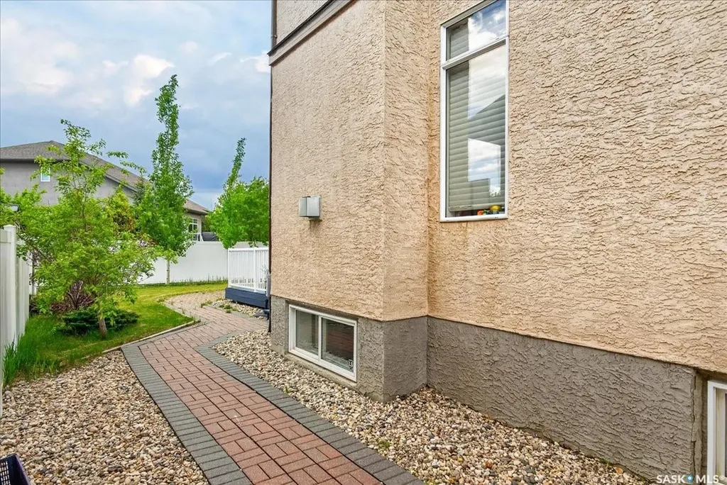 8338 Wascana Gardens Way Regina SK S4V 1E8