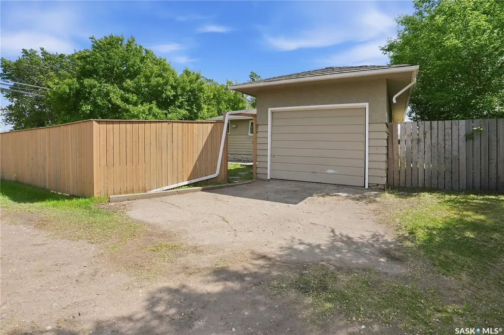 202 26th Street Battleford SK S0M 0E0