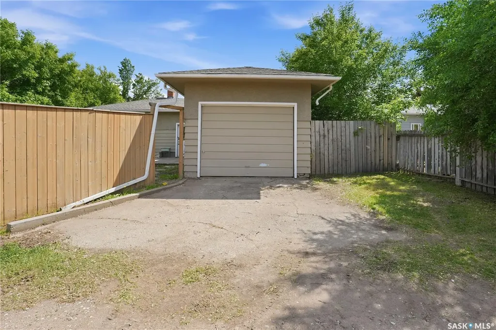 202 26th Street Battleford SK S0M 0E0