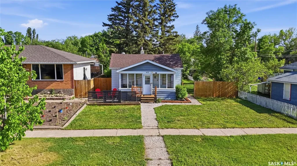 412 Vaughan Street Moose Jaw SK S6H 5N2