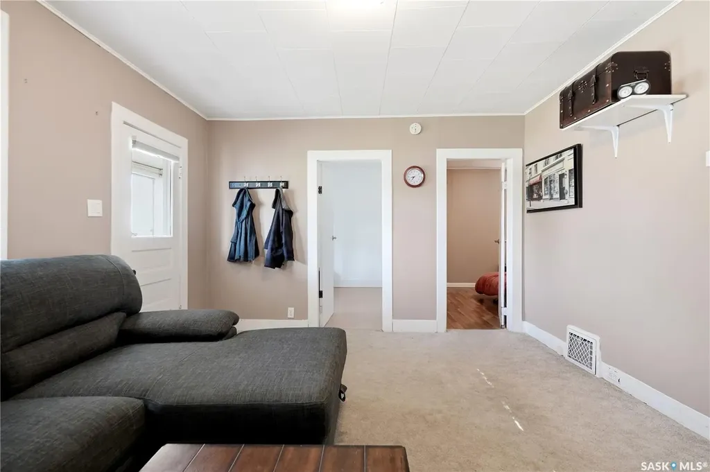 412 Vaughan Street Moose Jaw SK S6H 5N2