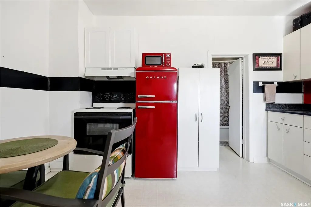 412 Vaughan Street Moose Jaw SK S6H 5N2