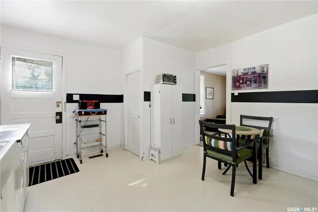 412 Vaughan Street Moose Jaw SK S6H 5N2