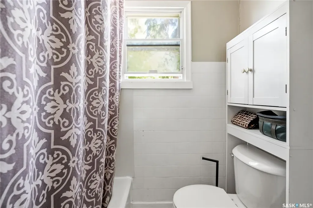 412 Vaughan Street Moose Jaw SK S6H 5N2