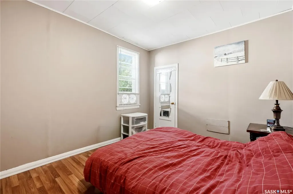 412 Vaughan Street Moose Jaw SK S6H 5N2