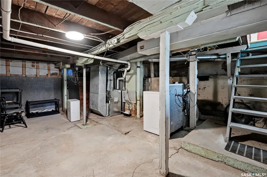 412 Vaughan Street Moose Jaw SK S6H 5N2