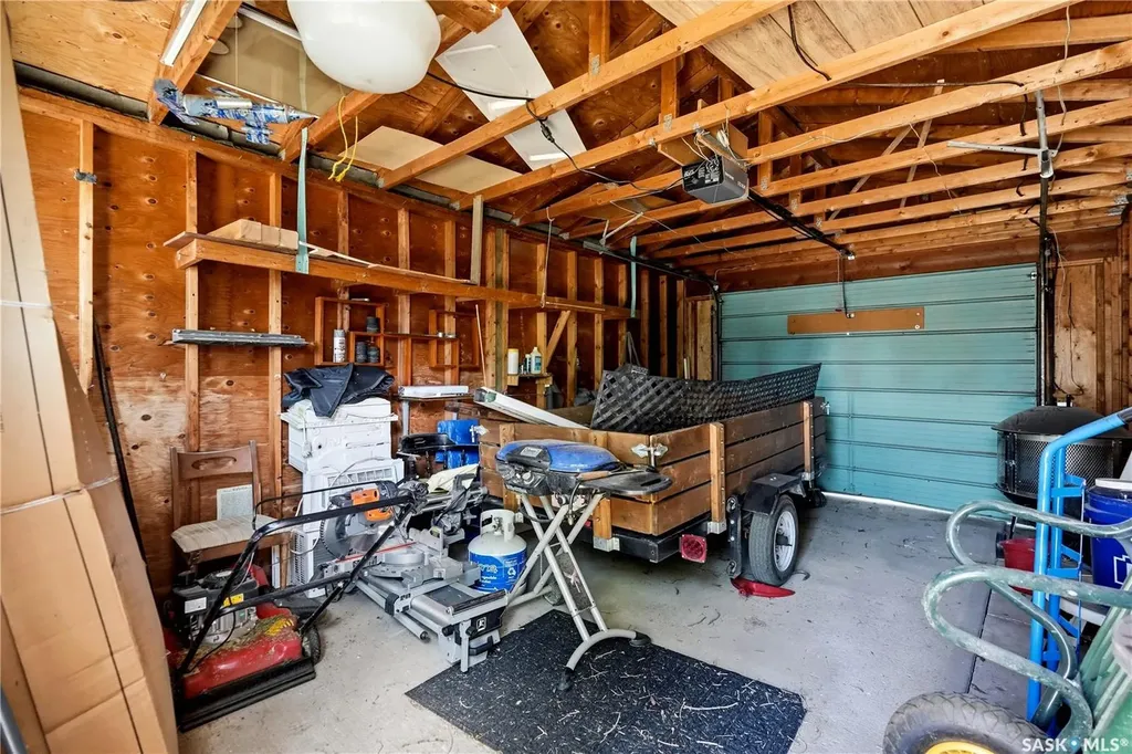 412 Vaughan Street Moose Jaw SK S6H 5N2