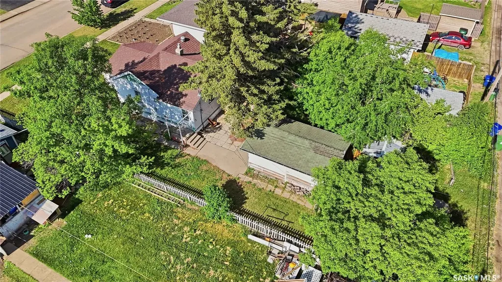 412 Vaughan Street Moose Jaw SK S6H 5N2