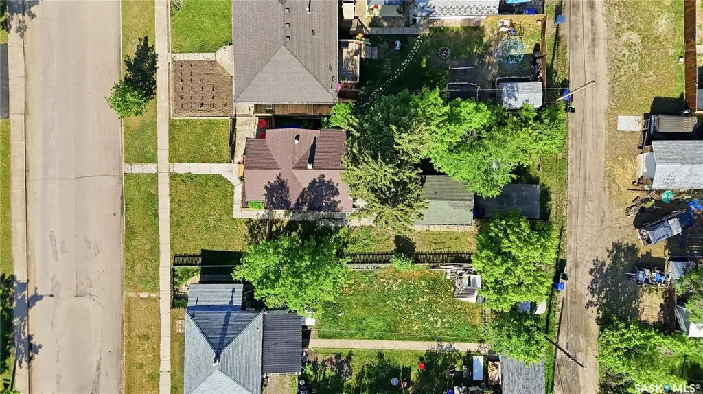 412 Vaughan Street Moose Jaw SK S6H 5N2