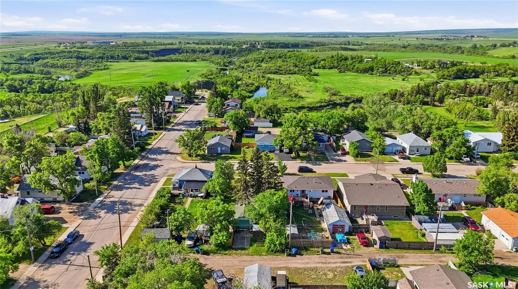 412 Vaughan Street Moose Jaw SK S6H 5N2