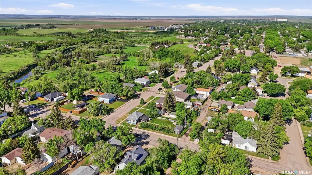 412 Vaughan Street Moose Jaw SK S6H 5N2