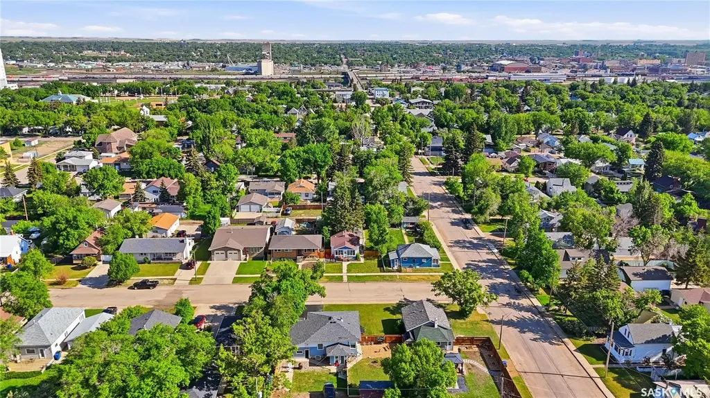 412 Vaughan Street Moose Jaw SK S6H 5N2