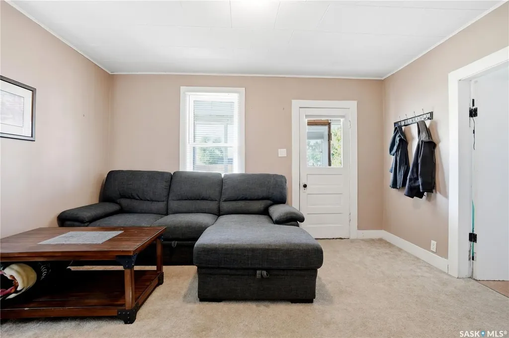 412 Vaughan Street Moose Jaw SK S6H 5N2
