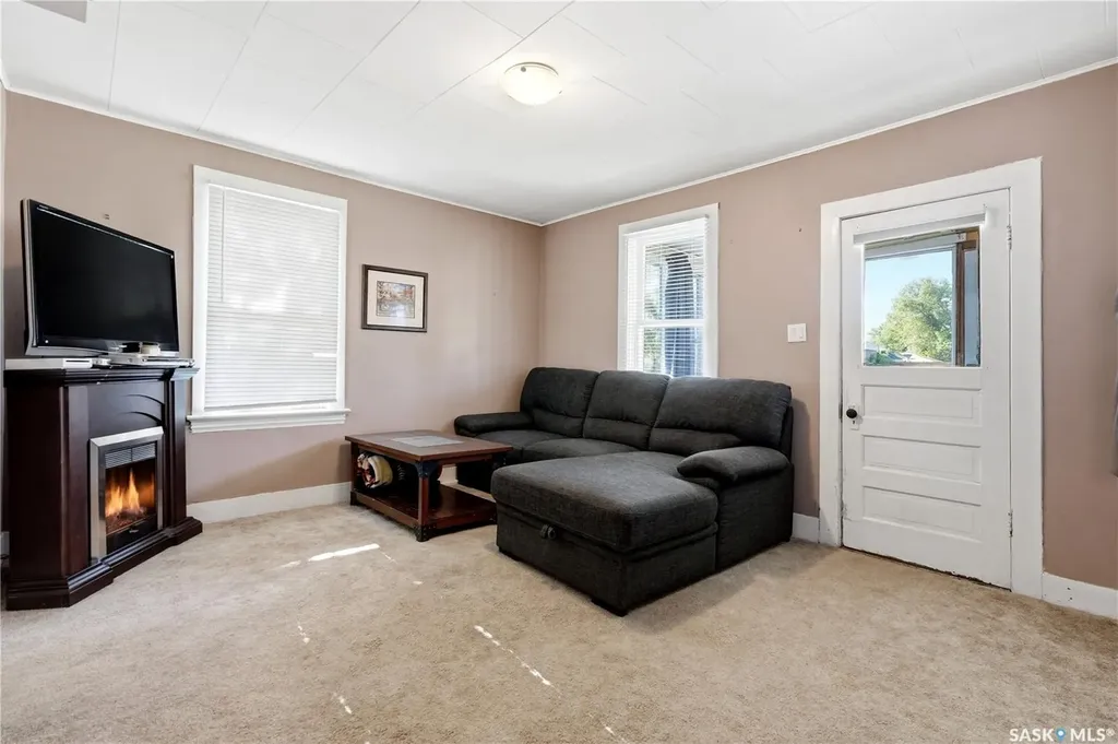 412 Vaughan Street Moose Jaw SK S6H 5N2