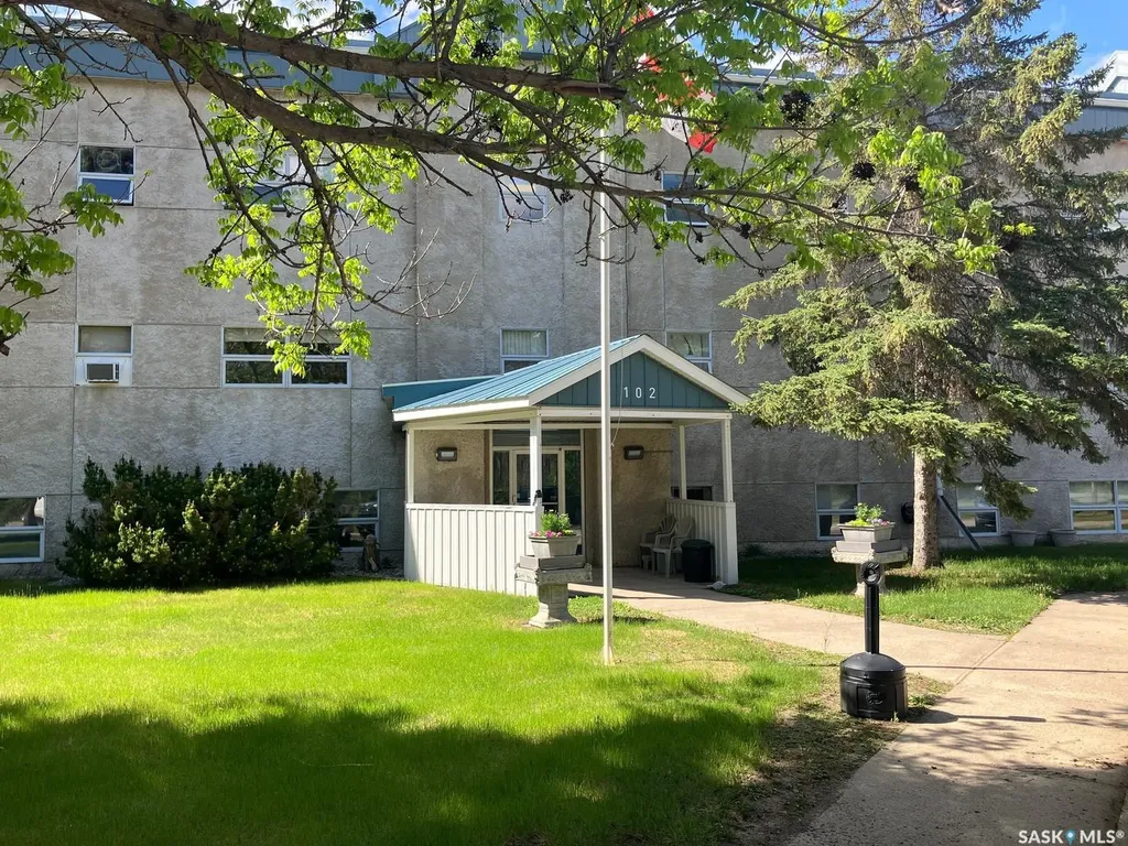 102 Manor Drive Nipawin SK S0E 1E0